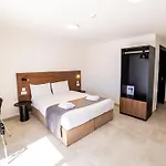 Bright Penthouse With Terrace - By Hostmt 세인트폴스베이