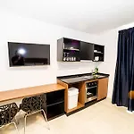 Bright Penthouse With Terrace - By Hostmt 아파트 *