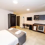 Daire Bright Penthouse With Terrace - By Hostmt St. Paul's Bay