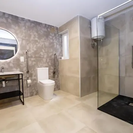 Bright Penthouse With Terrace - By Hostmt Lägenhet St. Paul's Bay