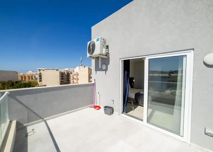 Lägenhet Bright Penthouse With Terrace - By Hostmt