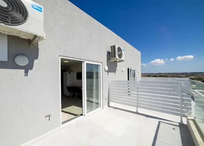 Lägenhet Bright Penthouse With Terrace - By Hostmt *