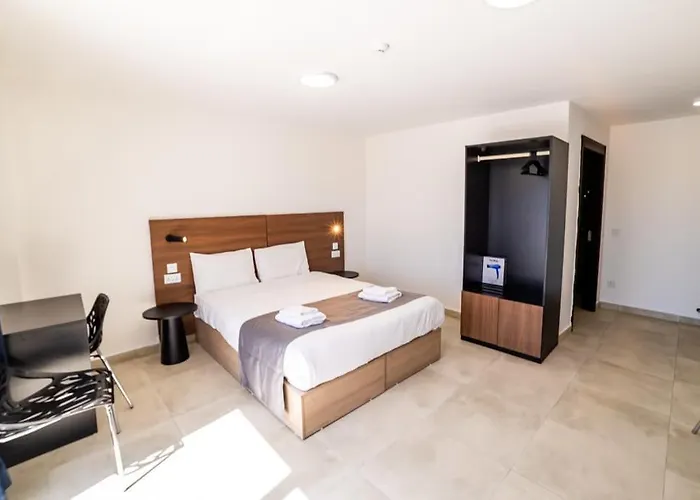 Bright Penthouse With Terrace - By Hostmt St. Paul's Bay