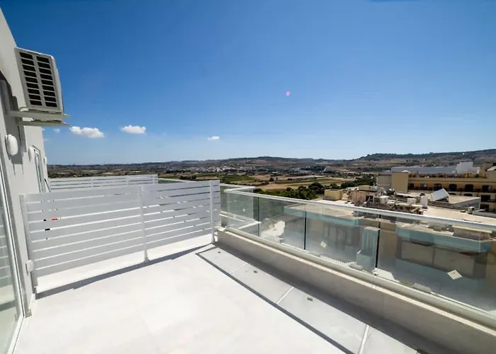 Lägenhet Bright Penthouse With Terrace - By Hostmt *