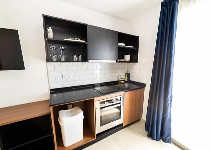 Bright Penthouse With Terrace - By Hostmt * St. Paul's Bay