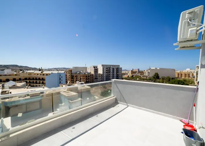 Apartment Bright Penthouse With Terrace - By Hostmt